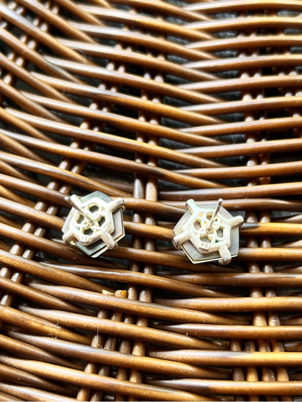 Kendra Scott Iridescent Black Shell Hexagon Necklace and Studs - Picture 5 of 5